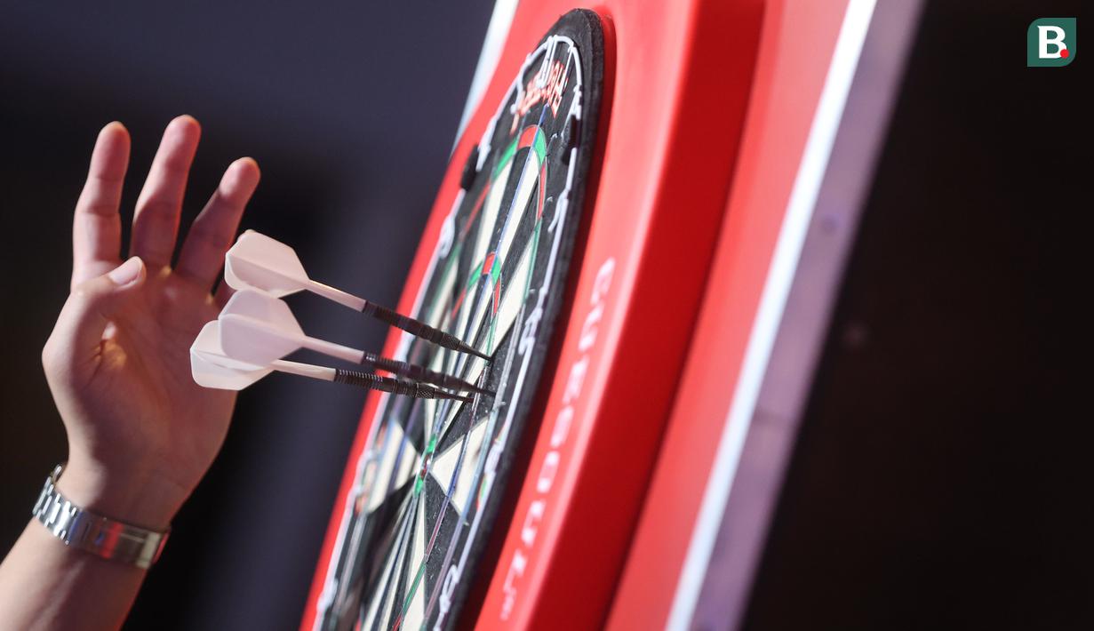 Pada Darts National Competition Series 03 kali ini ada 22 peserta yang ikut meramaikan panasnya kompetisi ini. (Bola.com/M Iqbal Ichsan)
