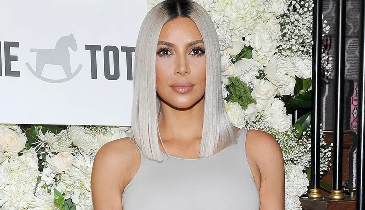 Usai bungkam berminggu-minggu, Kim Kardashian pun akhirnya memberi komentar mengenai kenyataan pahit itu. (Getty Images/Cosmopolitan)