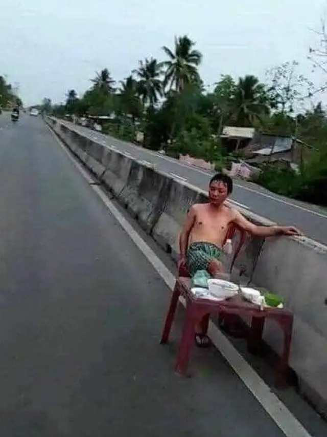 7 Potret Tingkah Nyeleneh Orang di Tengah Jalan Ini Bikin Heran