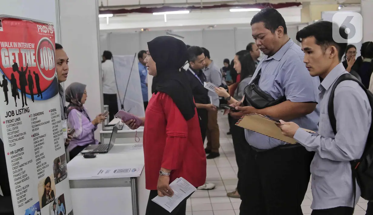 Gelaran bursa kerja yang digelar di Pusat Perbelanjaan Thamrin City, Tanah Abang hingga Kamis (13/3/2025). (Liputan6.com/Angga Yuniar)