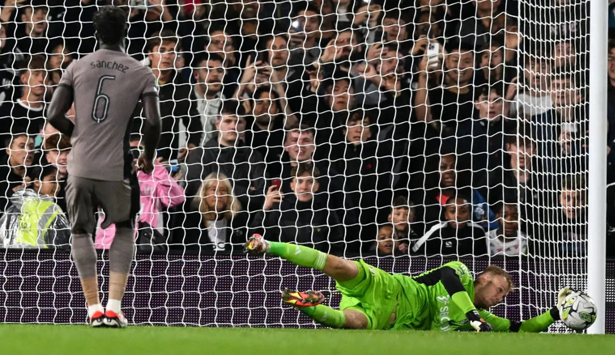Satu-satunya pemain The Lilywhites, julykan Tottenham, yang gagal mencetak gol penalti adalah Davinson Sanchez. (Glyn KIRK/AFP)
