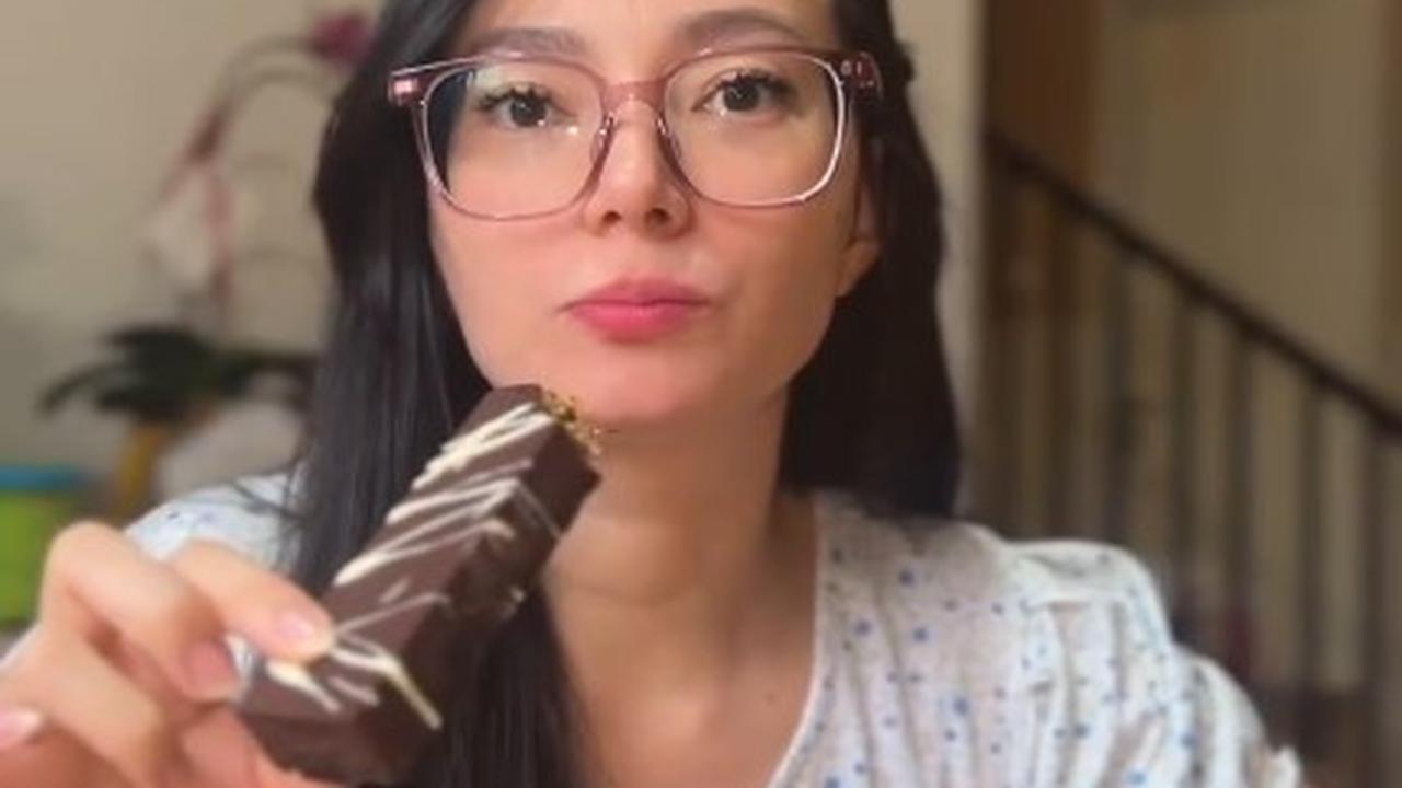 7 Potret Asmirandah Buat Cokelat Dubai Sendiri, Penasaran Meski Sudah Nyobain yang Asli - Hasilnya Menggiurkan