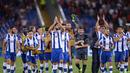 Para Pemain FC Porto memberikan salam kepada fans usai mengalahkan AS Roma 3-0 pada leg 2 babak play off Liga Champions di Olympic Stadium, Rome (24/8/2016) dini hari WIB. (AFP/Filippo Monteforte)