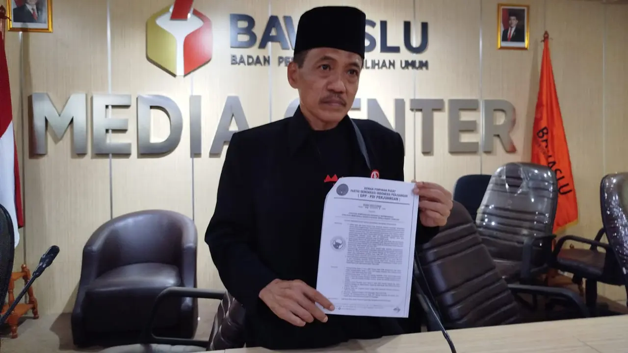 Ketua Forum Aliansi Masyarakat Anti Korupsi (Formasi) Muhidin Jalih Pitoeng melaporkan dugaan aliran dana judi mengalir ke salah satu paslon di Pilkada Jakarta. (Istimewa)