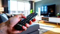 Kode Remot TV Polytron Semua Tipe Lengkap dengan Cara Setting dan Solusinya