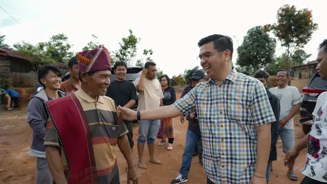 Anggota Dewan Perwakilan Rakyat (DPR) Bane Raja Manalu menemui masyarakat Desa Sihaporas, Kabupaten Simalungun, Sumatera Utara. (Istimewa)