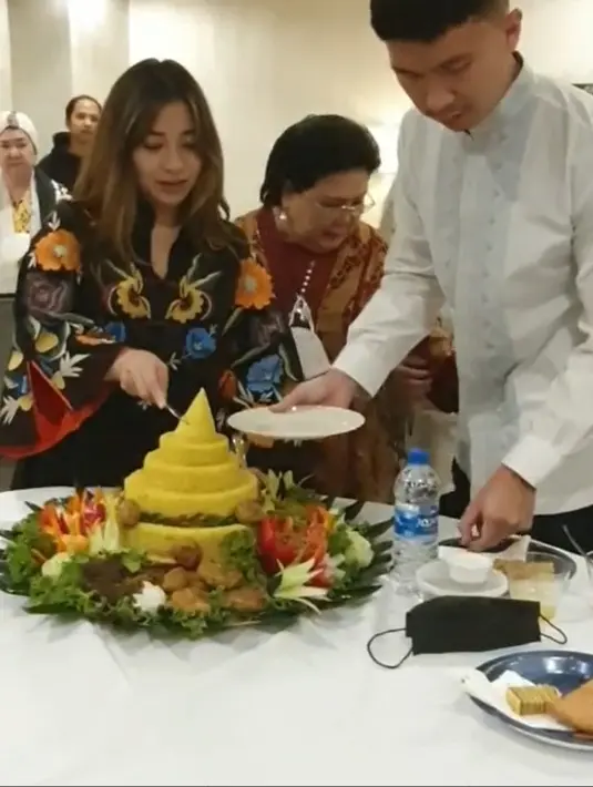 Syukuran Baby Izz (Instagram/aprilidadamirie)