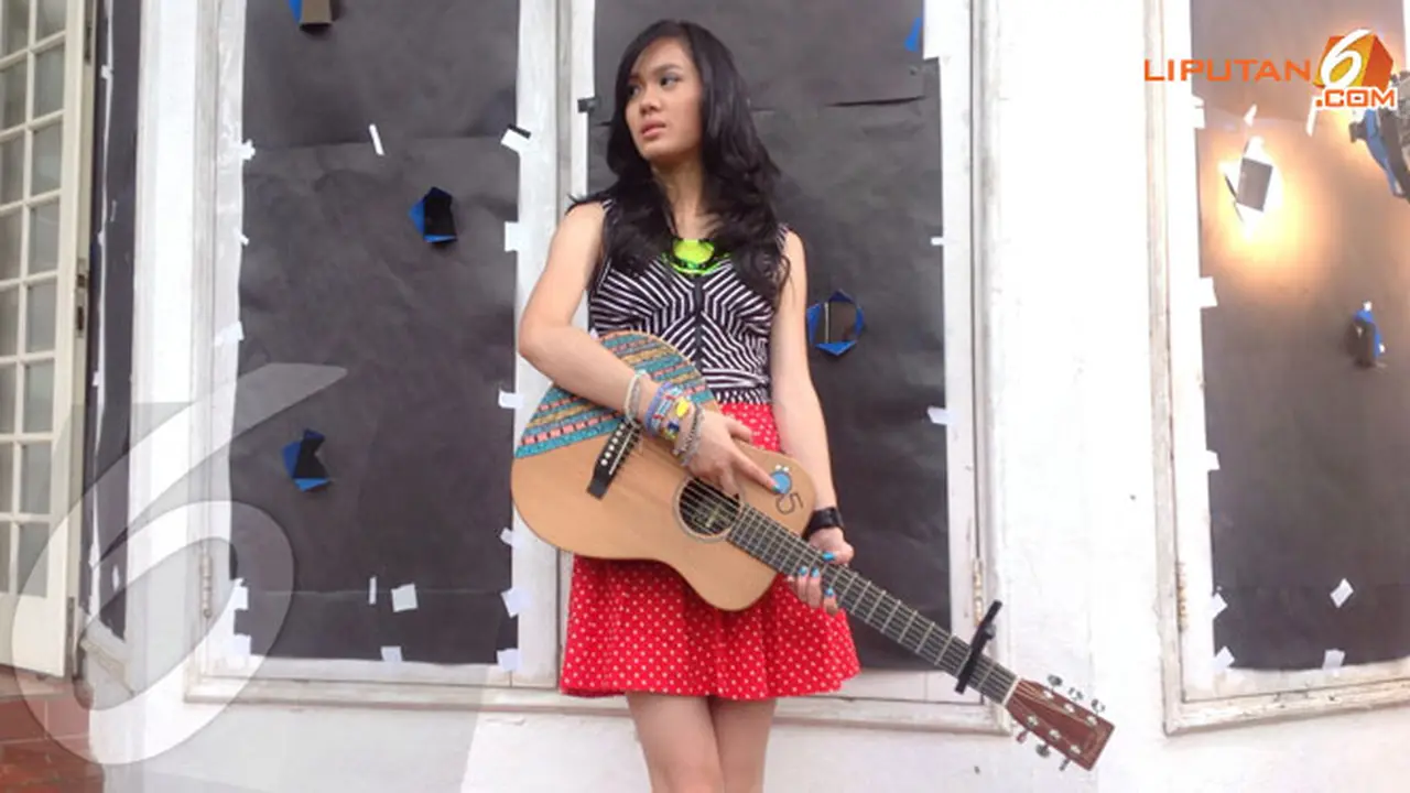 sheryl-sheinafiaa-130628c.jpg