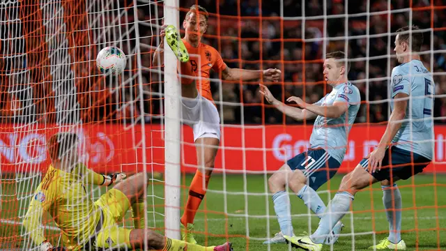 Belanda Hajar Irlandia Utara, Memphis Depay Cetak 2 Gol