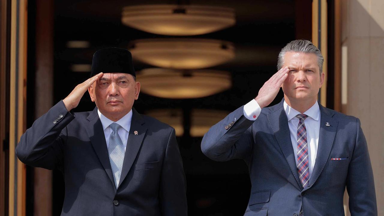 FOTO: Menhan Sjafrie Bertemu Menteri Perang Amerika Serikat di Pentagon