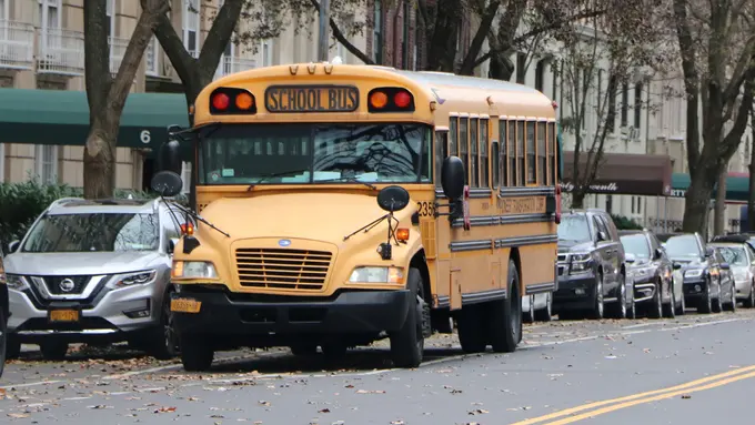 Kisah Perempuan Muslim Indonesia Lakoni Profesi Sopir Bus di AS, Murid-Murid Penasaran Jilbabnya