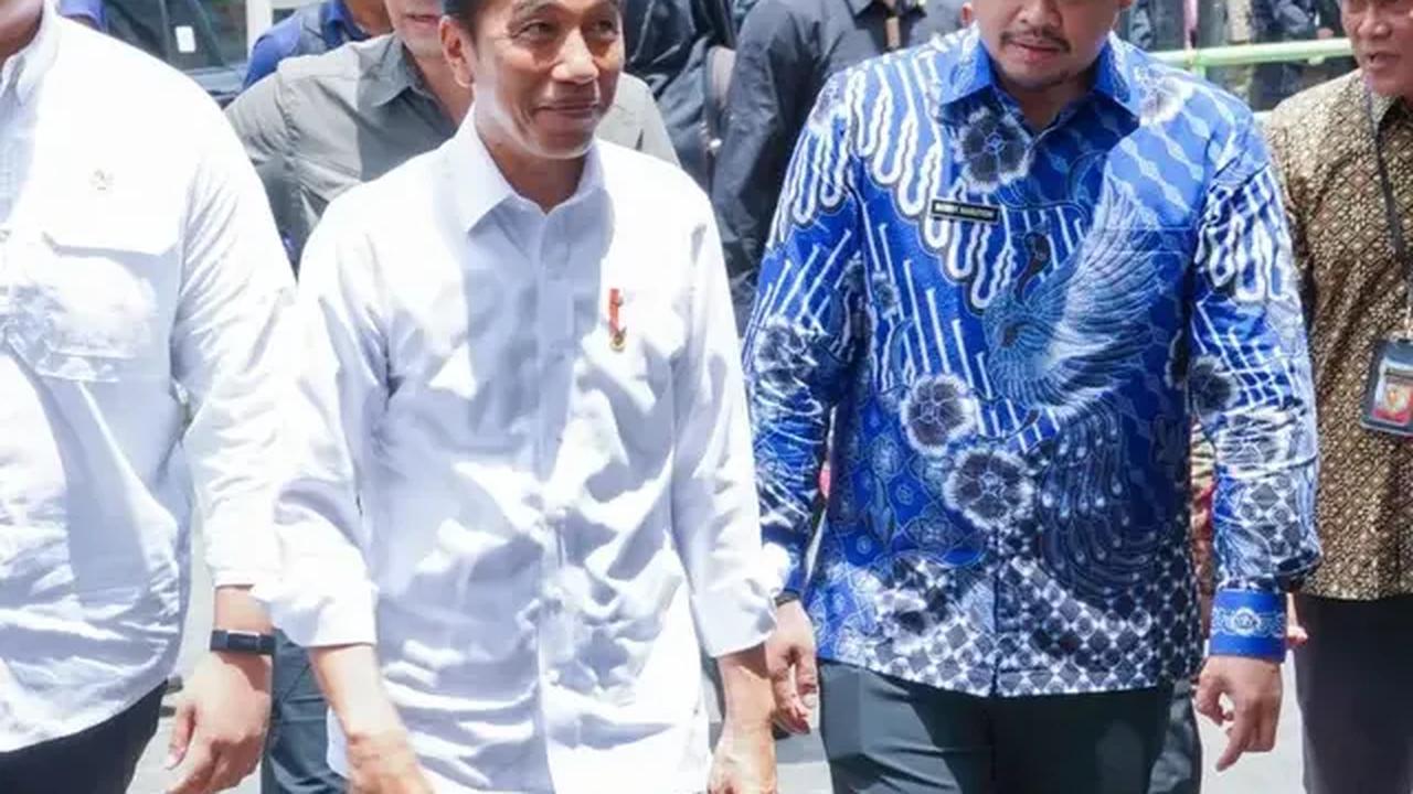 "Spirit Bandung inilah yang akan saya bawa dalam kunjungan ke Afrika dengan memperkokoh solidaritas dan kerja sama di antara negara-negara the Global South," ujar Jokowi.