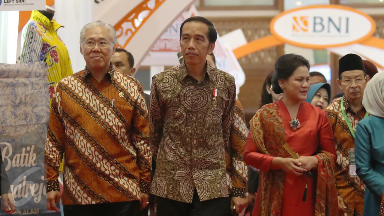 Jokowi dan Ibu Negara Tinjau Pameran Inacraft 2017