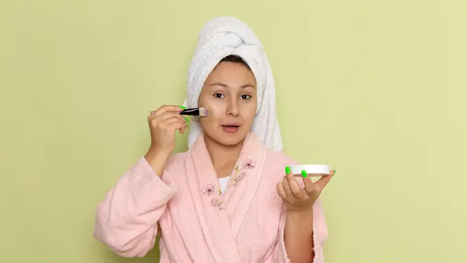 Sering Ganti Skincare Bikin Kulit Mudah Iritasi? Ini Cara Tepat Menjaga Skin Barrier