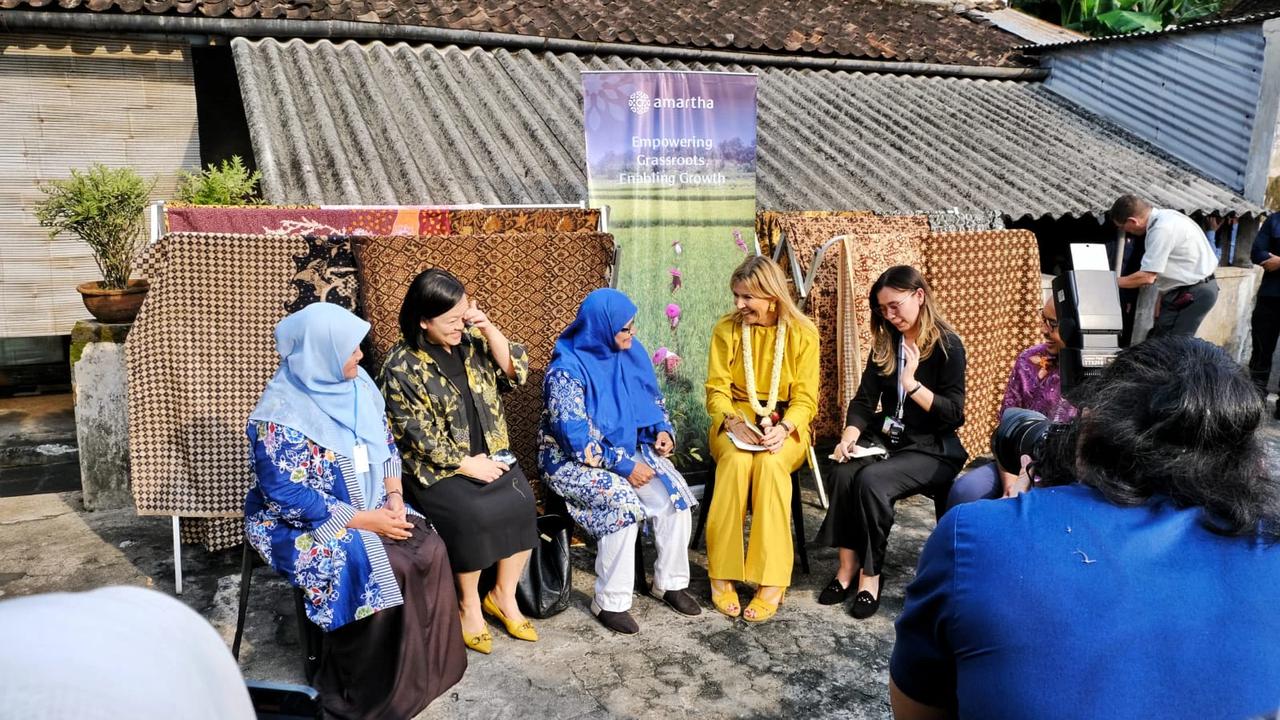 Momen Ratu Belanda Maxima Nyanthing di Kampung Batik Laweyan Solo