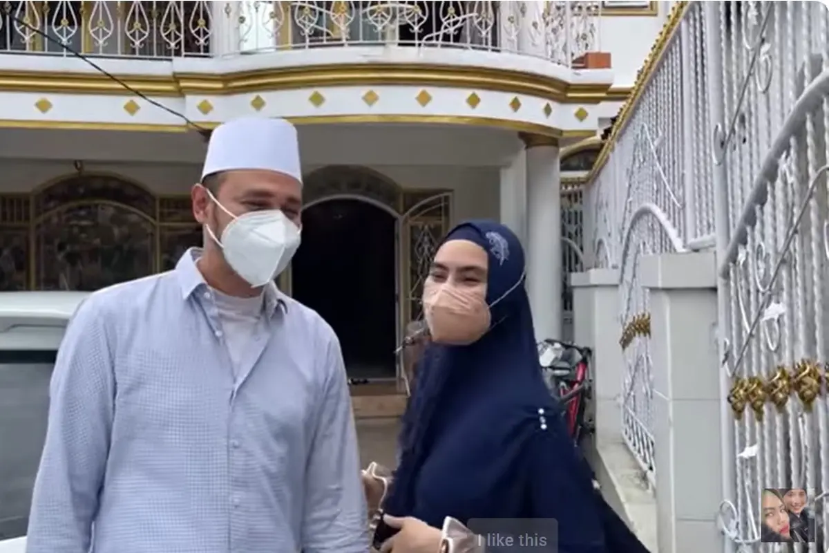 Rumah masa kecil Kartika Putri