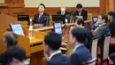 Sebelumnya, pada Minggu (19/1/2025) pagi waktu setempat, Presiden Korea Selatan yang dimakzulkan, Yoon Suk Yeol, secara resmi ditahan. (Kim Hong-Ji/POOL/AFP)