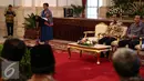 Menteri Kelautan dan Perikananan Susi Pudiastuti memberikan paparan dalam Rapat Koordinasi Nasional Satuan Tugas Pemberantasan Penangkapan Ikan Secara Ilegal (Satgas 115) di Istana Negara, Jakarta, Rabu (29/6). (Liputan6.com/Faizal Fanani)