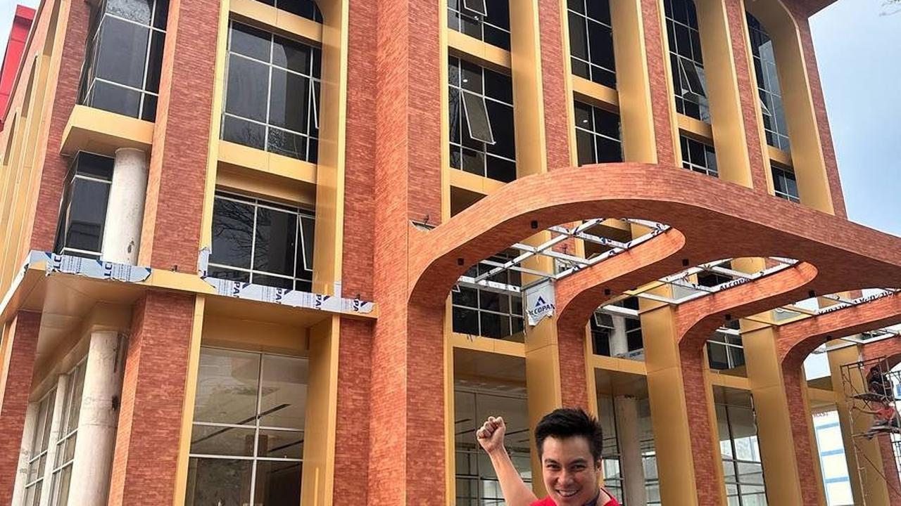 Sinyal keretakan semakin terlihat ketika Baim Wong mengakui bahwa ia setuju dengan pernyataan bahwa pernikahan itu tidak mudah. Pernyataan ini disampaikan Baim saat menjadi tamu di podcast Melaney Ricardo, di mana ia juga mengungkapkan bahwa ia lebih seri
