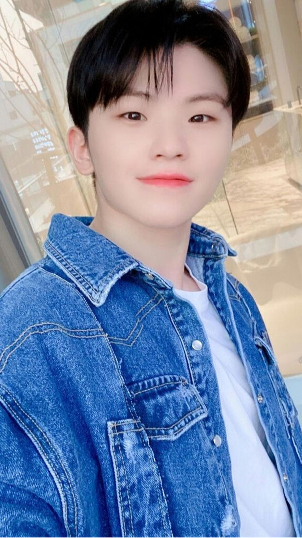 Komentar-komentar seperti "Ini membuatku sangat sedih," dan "Woozi memenuhi janjinya," mencerminkan kehangatan dan dukungan dari para penggemar.