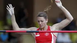 Selain terjun sebagai atlet lompat galah, Katharina Bauer juga seorang mahasiswi jurusan International Management. (EPA/Sebastien Nogier)