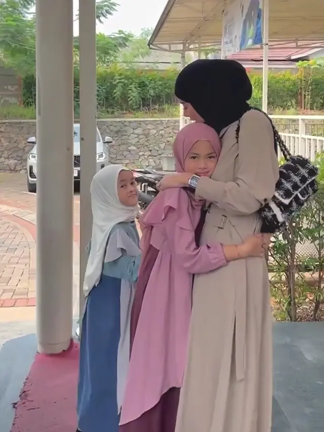 [Fimela] Momen kebersamaan Olla Ramlan dan Aufar Hutapea