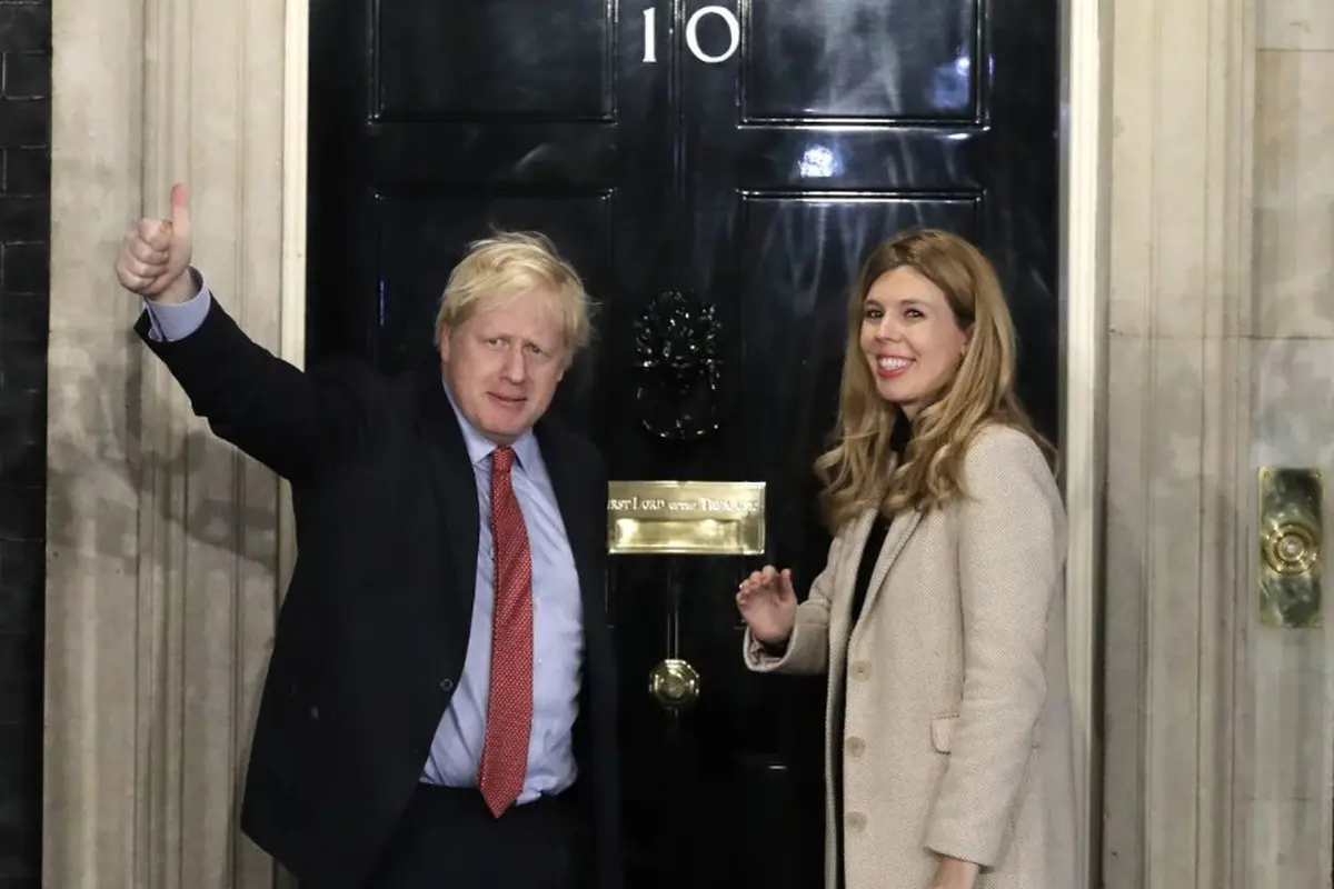 Perdana Menteri Inggris, Boris Johnson, Bersama Sang Kekasih, Carrie Symonds ( AP Photo)