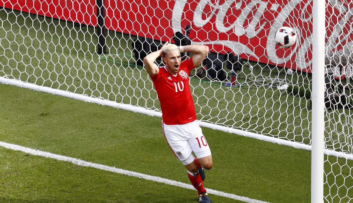 Pemain Wales, Aaron Ramsey adalah salah satu punggawa Arsenal yang bersinar bersama negaranya selama hingga babak perempat final Pala Eropa 2016 di Prancis, (25/6/2016) (REUTERS/Christian Hartmann)