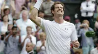 SUSAH PAYAH - Andy Murray harus bersusah payah untuk melenggang ke babak keempat Wimbledon 2015. (REUTERS/Henry Browne)