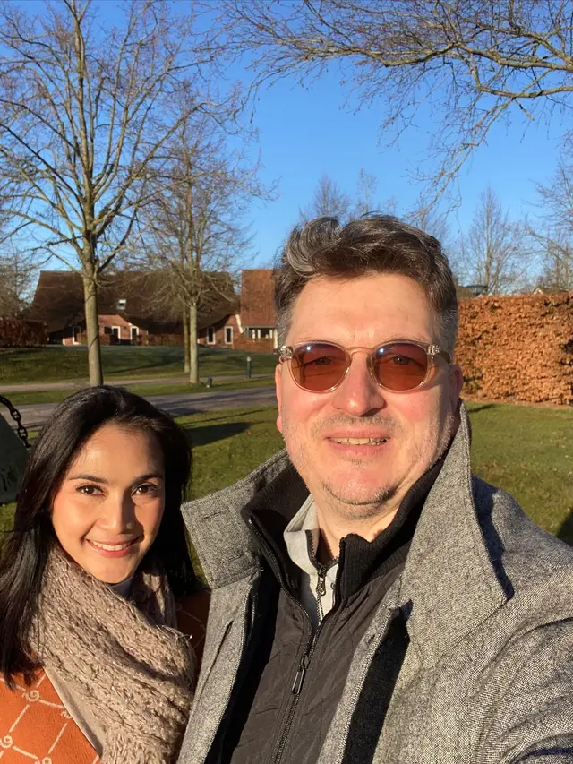 2 Tahun Tak Pulang, Ini 7 Potret Maudy Koesnaedy Bersama Suami di Belanda