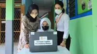 LPS memberikan bantuan laptop bagi sekolah yang membutuhkan di wilayah DKI Jakarta, Jawa Barat dan Banten. (Dok LPS)