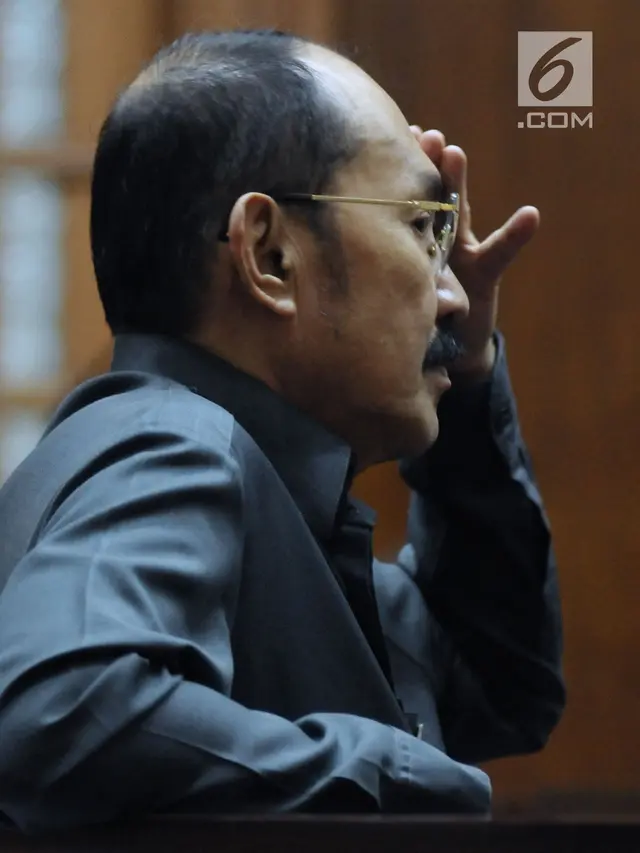 Senyum Fredrich Yunadi Jelang Jalani Sidang Lanjutan
