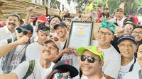 Sapu lidi raksasa yang memecahkan Rekor Muri dari Alumni PL Bersatu dalam kampanye terbuka di Tangerang, Banten, Minggu (8/4/2018). (Ist)