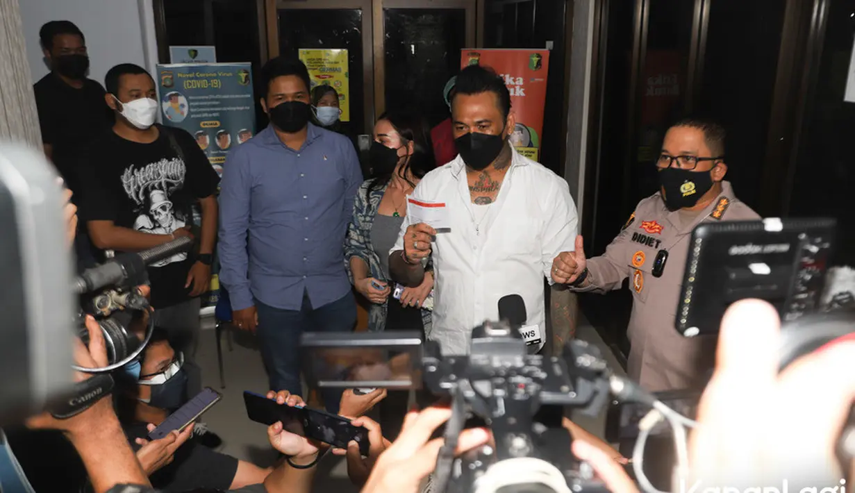 Jerinx SID Vaksin Covid-19 (KapanLagi.com/Bayu Herdianto)