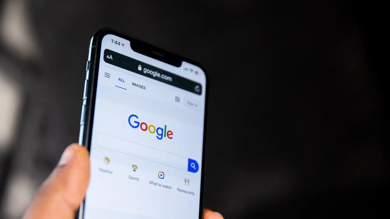 Google. Credit: Solen Feyissa/Unsplash