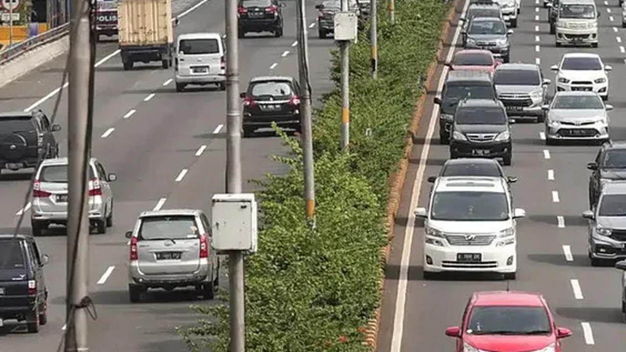 Pemprov DKI Jakarta meniadakan ganjil-genap (gage) pada Kamis (28/9) hari ini karena sehubungan dengan peringatan Maulid Nabi Muhammad SAW 1445 H.<br>