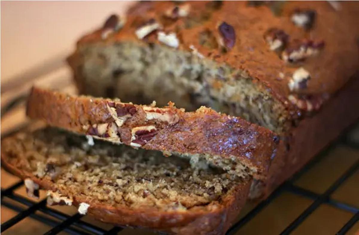 6 Resep Bolu Pisang Panggang Lembut dan Nikmat untuk Cemilan Keluarga