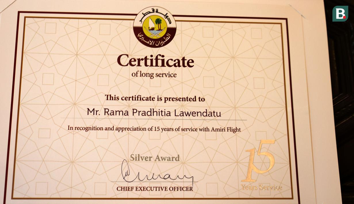 Kapten Rama bergabung bersama Qatar Amiri Flight sejak tahun 2007. Sebelumnya, Pria kelahiran Bogor 20 Oktober 1973 itu merupakan pilot di maskapai komersial Qatar Airways. (Bola.com/Hendry Wibowo)