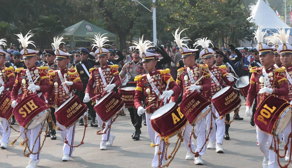 Kirab Merah Putih melintas menuju Istana Negara di Jalan Medan merdeka Barat, Jakarta, Senin (17/8/2026). (KLY/ Budy Santoso)
