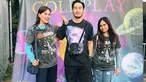 Diketahui, pasangan selebriti Syahnaz dan Jeje memang suka banget dengan Coldplay sampai rela terbang ke Jerman demi nonton konser idolanya. Lewat Instagram pribadinya, ia membagikan momen saat nonton konser. Penampilannya pun berhasil curi perhatian. (Liputan6.com/IG/@syahnazs)
