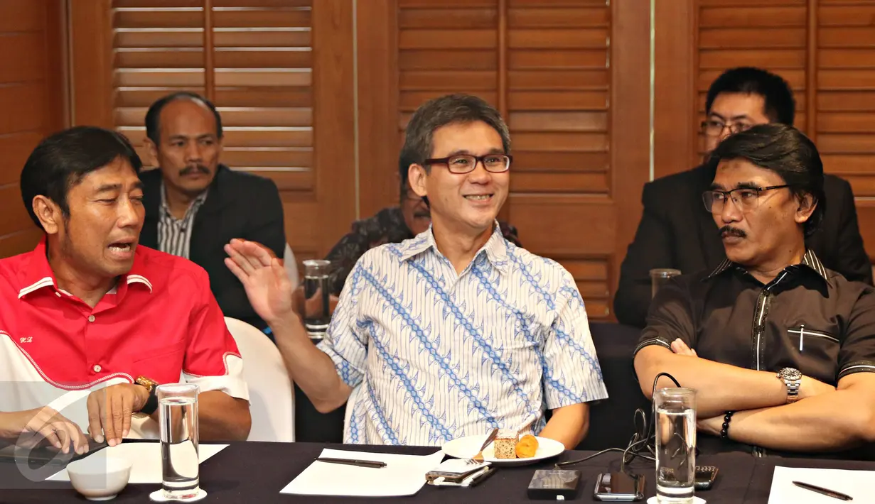 Bakal Calon (Balon)  Gubernur DKI Jakarta 2017 Marco Kusuma Atmaja (tengah) bersama Abraham Lunggana (kiri) dan Adhyaksa Dault hadir dalam acara pertemuan di Jakarta, Jumat (12/2). (Liputan6.com/Immanuel Antonius)