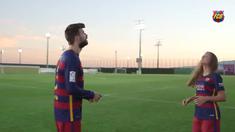 Video pertemuan Alexia Putellas striker Barcelona Ladies dengan Gerard Pique bek Barcelona.