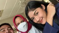 Erina Gudono dengan Iriana Jokowi dan Kaesang. (Dok: Instagram Erina)
