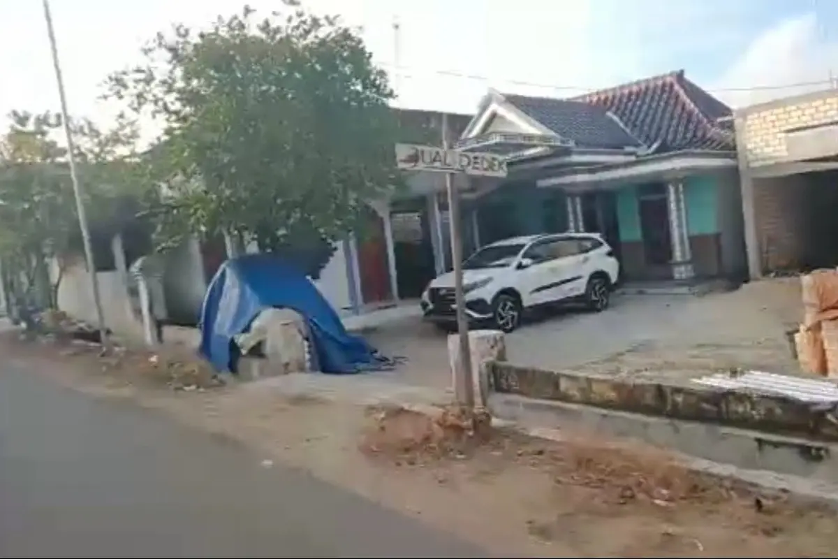 Suarana kampung miliarder di Desa Sumurgeneng, Kecamatan Jenu, Kabupaten Tuban jadi sorotan. (Ahmad Adirin/Liputan6.com)