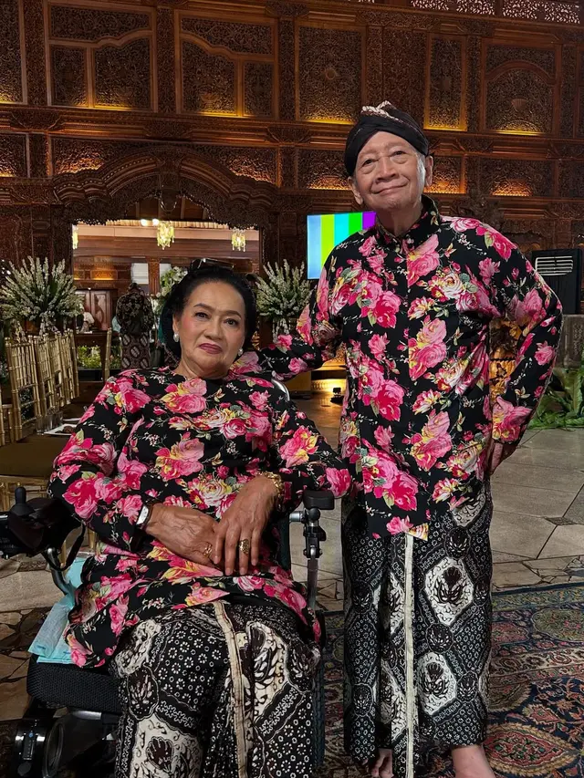 Potret Ibu Maia Estianty di Acara Siraman Al Ghazali