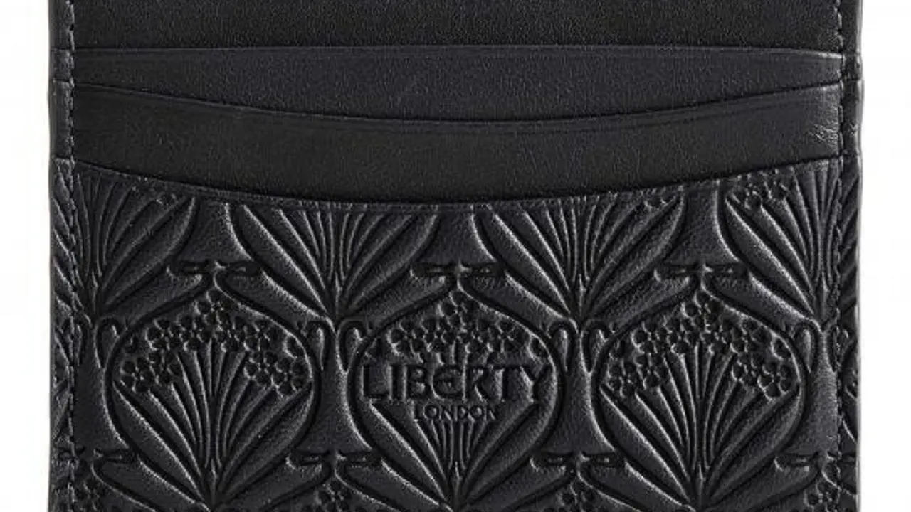 Liberty London Black Iphis Leather Cardholder (Sumber foto: independent.co.uk)