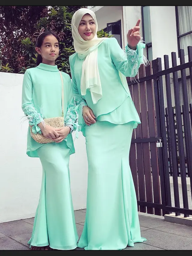 6 Momen Kebersamaan Erra Fazira Mantan Istri Engku Emran dan Buah Hati, Kompak