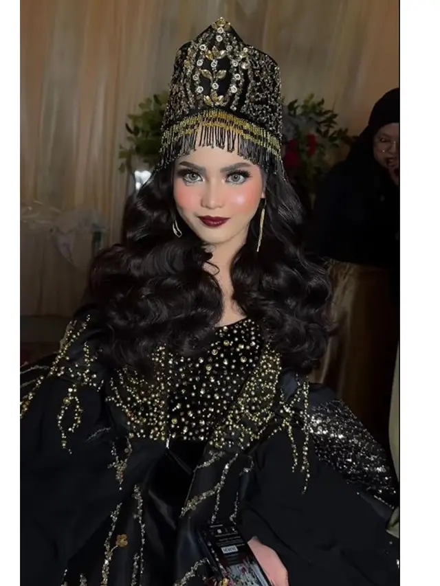 8 Potret Putri Isnari di Resepsi Tema Maroko Style, Menawan Bergaun Timur Tengah