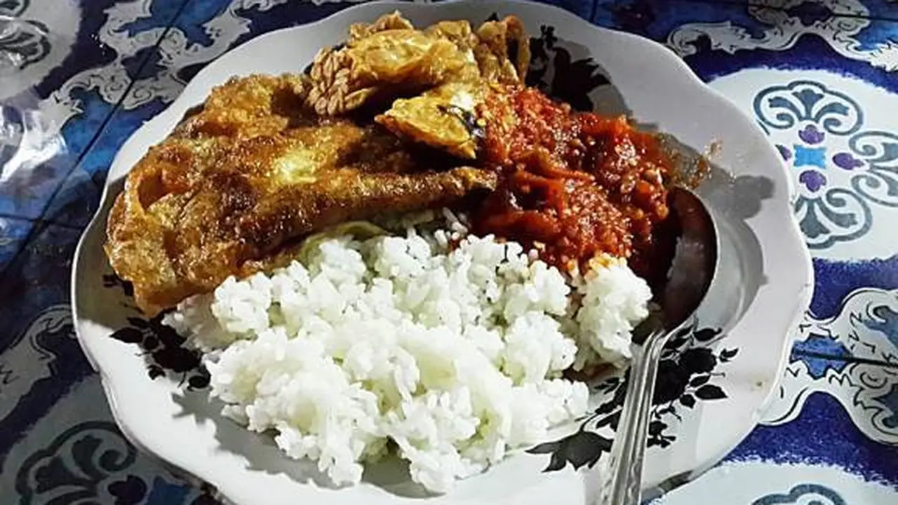 Sego Sambel, Kuliner Legendaris Surabaya Menggugah Selera