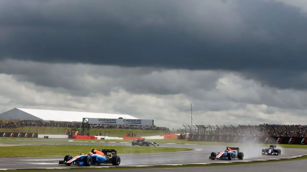Pebalap Manor Racing, Rio Haryanto dan Pascal Wehrlein.